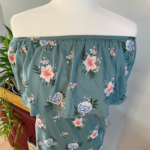 Oneill Strapless Dress - Picture 2 of 7